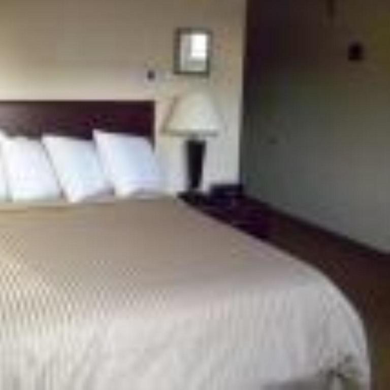 Price Pointe Inn ウォキショー エクステリア 写真