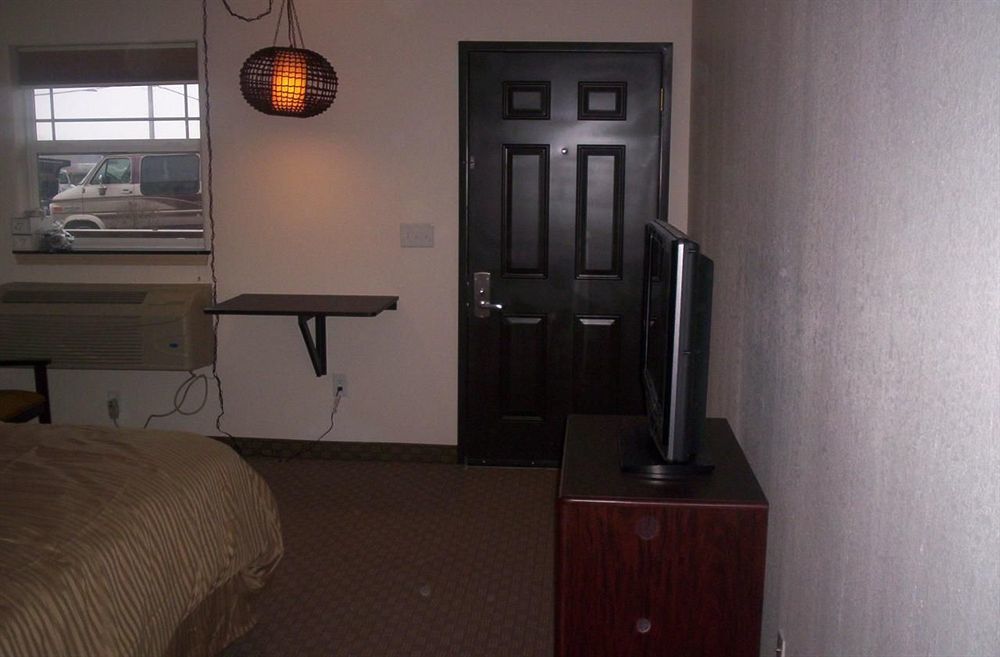 Price Pointe Inn ウォキショー エクステリア 写真