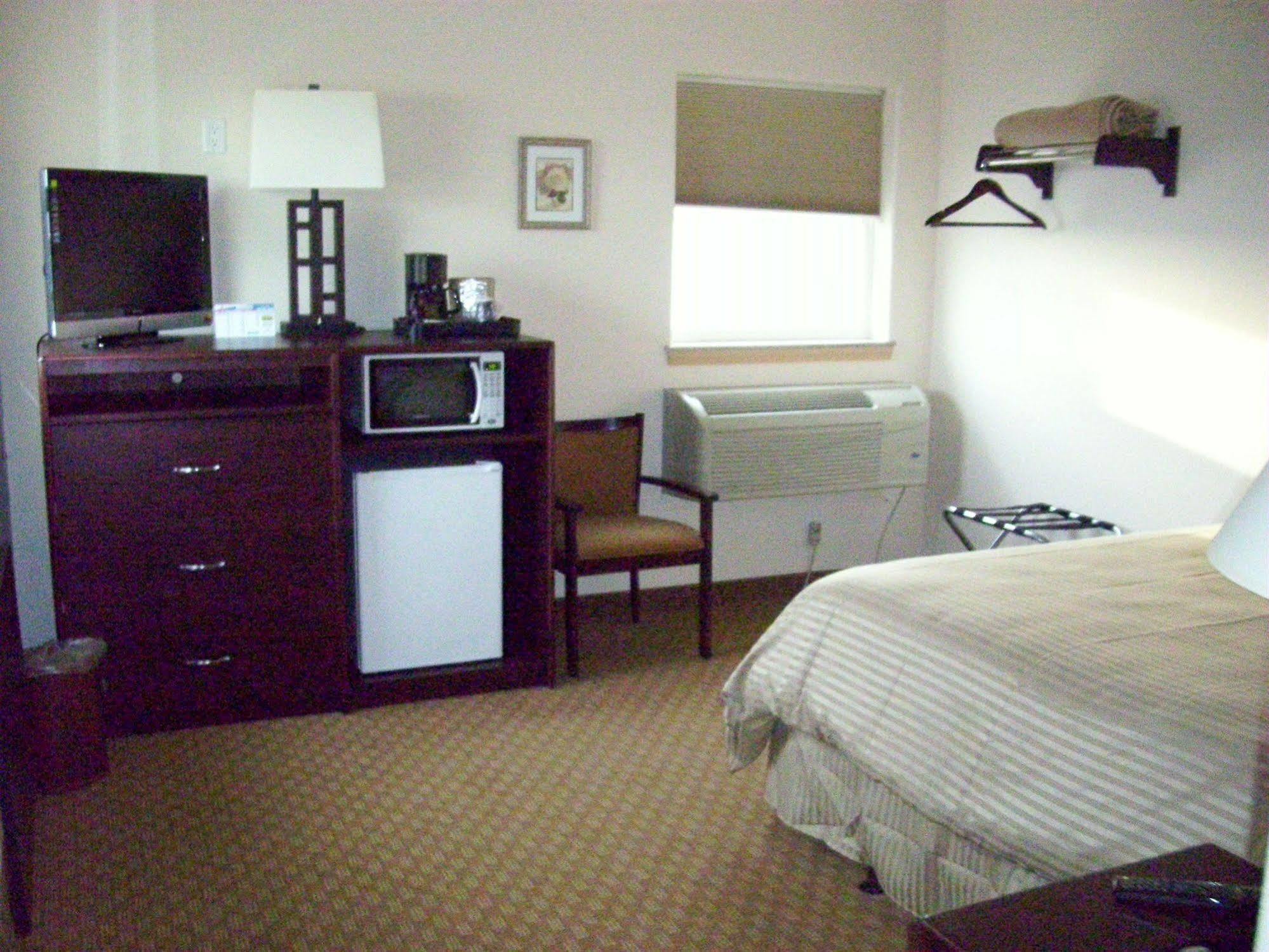 Price Pointe Inn ウォキショー エクステリア 写真