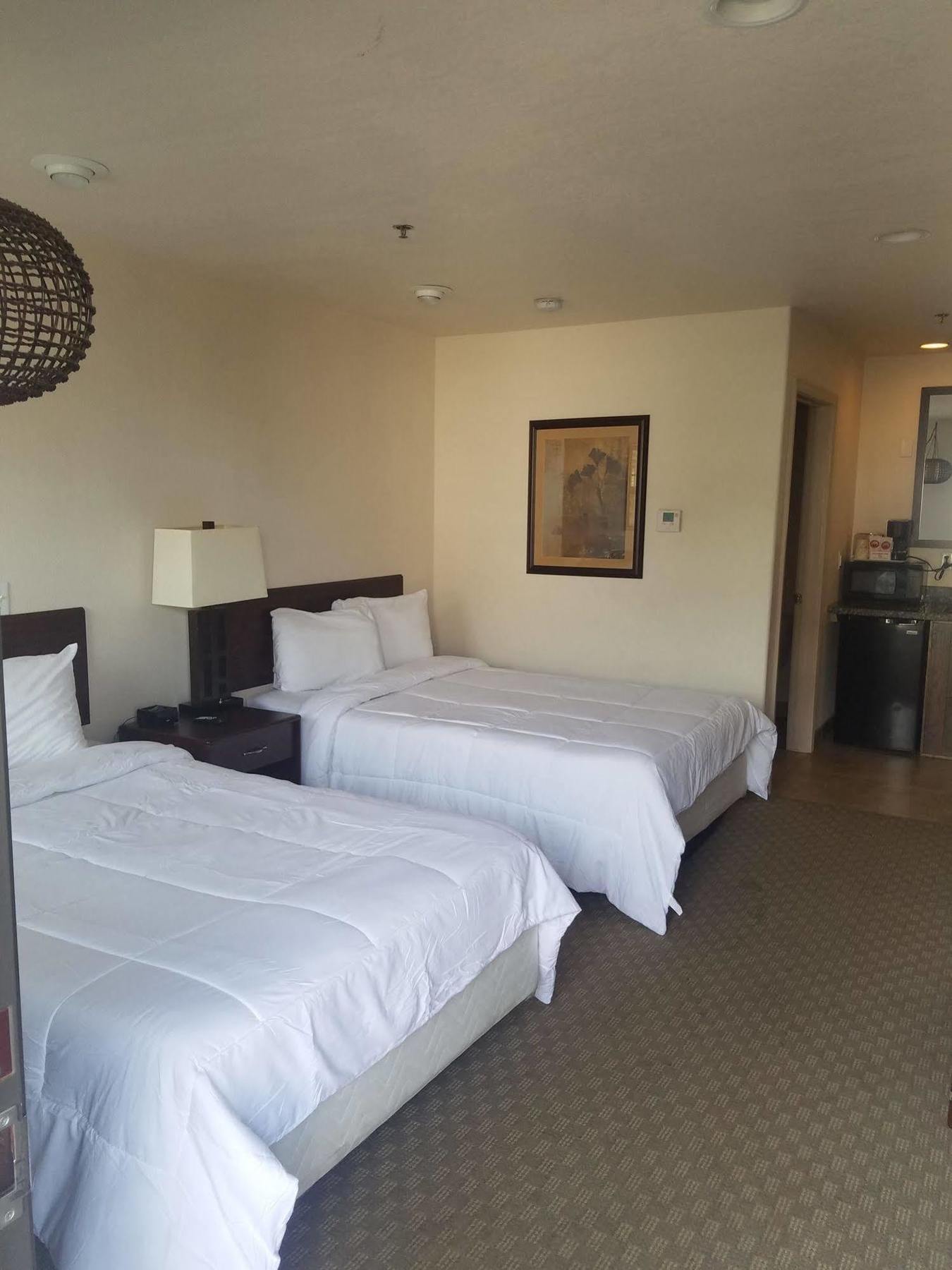 Price Pointe Inn ウォキショー エクステリア 写真