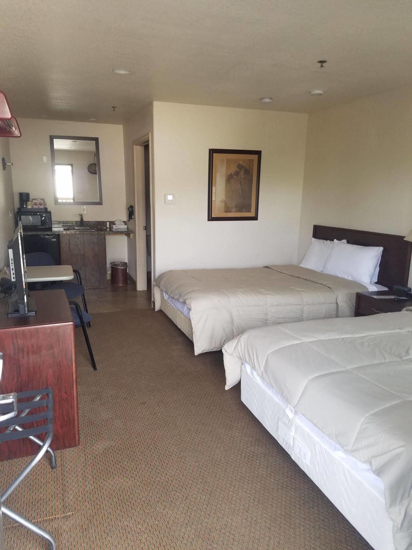 Price Pointe Inn ウォキショー エクステリア 写真