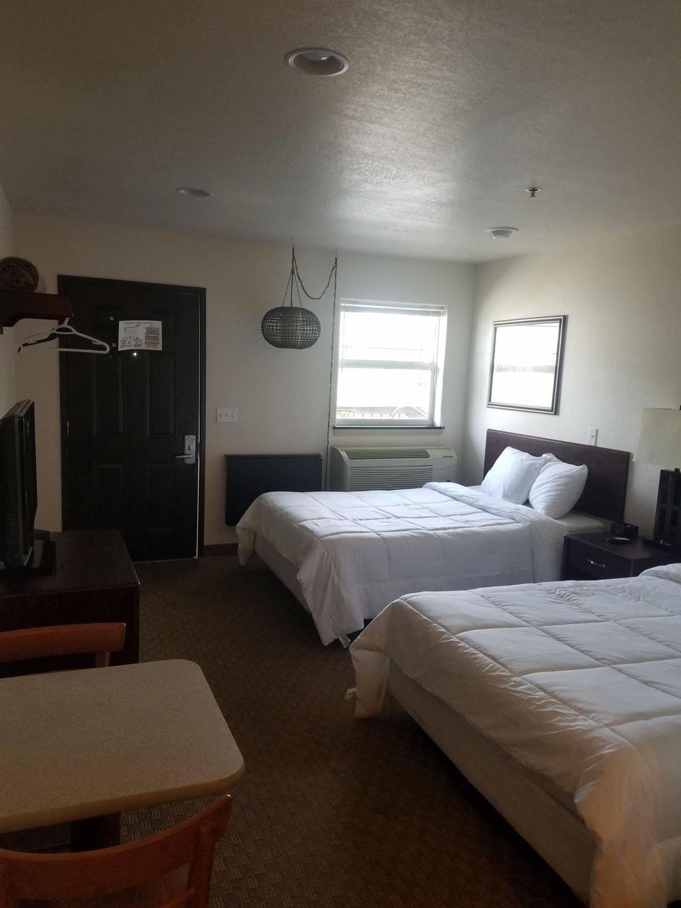 Price Pointe Inn ウォキショー エクステリア 写真